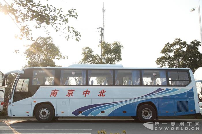 海格KLQ6115HT旅游車(chē).jpg