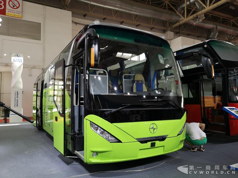 北方客車(chē)BFC6115TBEV純電動(dòng)旅游團(tuán)體車(chē)